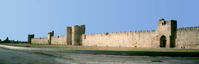 aigues mortes chateau